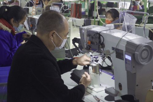 雙牌產(chǎn)業(yè)開發(fā)區(qū) 復工復產(chǎn)忙 沖刺開門紅